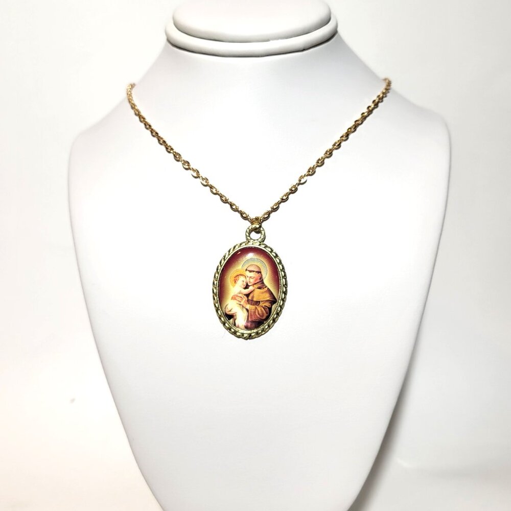 ⭐️Vintage Catholic Amber Saint Anthony Gold Baby Jesus Oval Religious Necklace